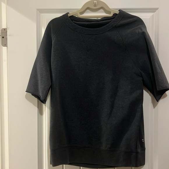 Lululemon Top - Picture 1 of 2